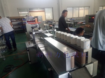 廚房卷紙包裝機(jī)