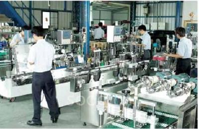 為KWT公司量身定制裝瓶機